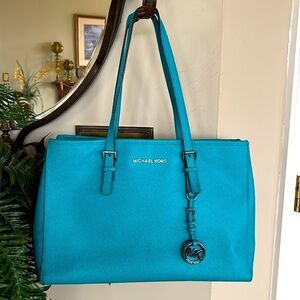 Michael Kors Saffiano Leather Jet Set Large Tote Turquoise Blue Shoulder Bag